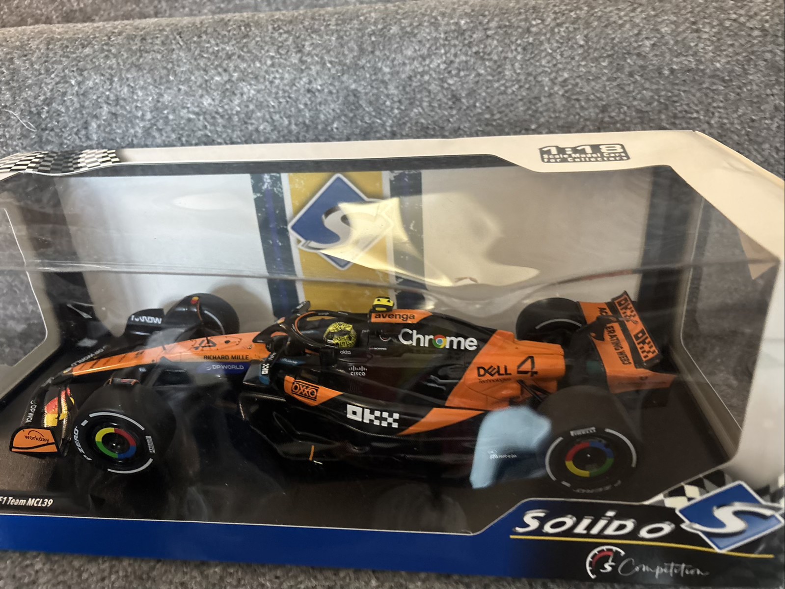 Solido 1/18 Mclaren Mcl39 Orange L.norris No.4 Gp Australia 2025 Damaged box Solido 1/18 Mclaren Mcl39 Orange L.norris No.4 Gp Australia 2025 Damaged box