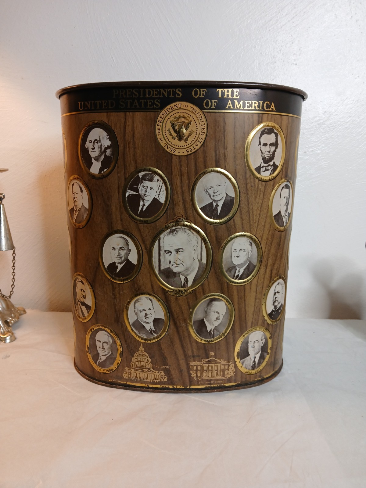 Vintage WEIBRO Embossed Tin PRESIDENTS Trash Garbage Can 1960\'s USA Mcm Jfk 