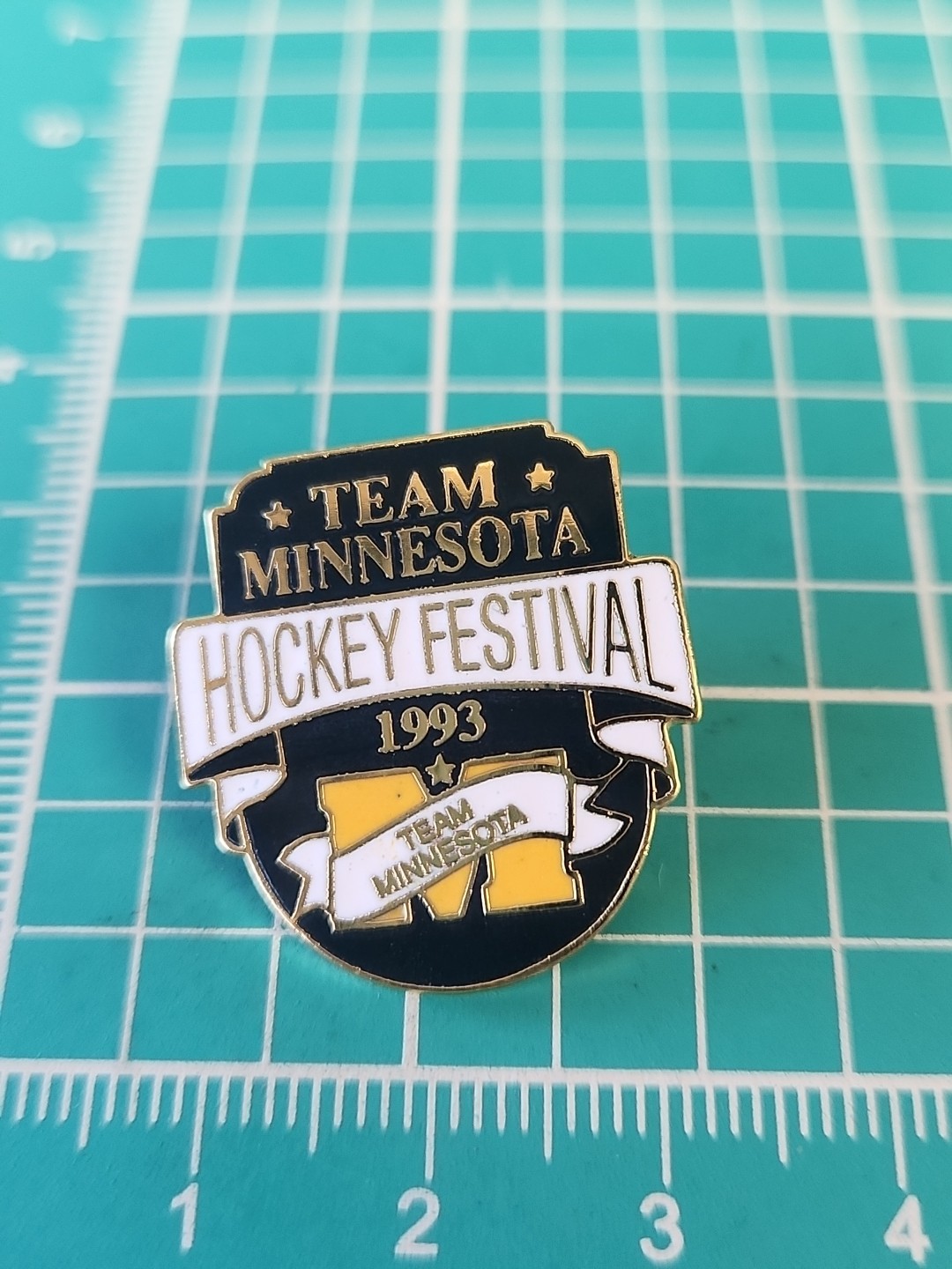 Vtg Team Minnesota Hockey Festival 1993 Gold Tone Lapel Pin