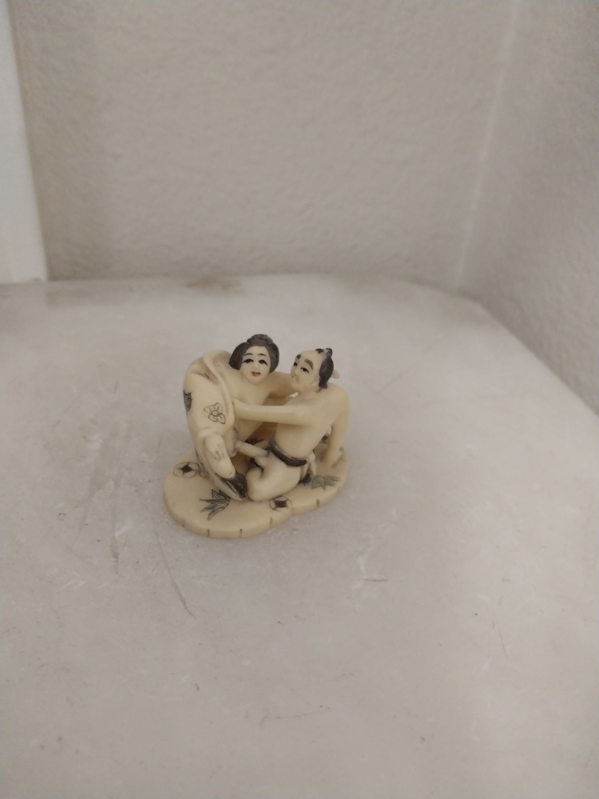 Vintage Japanese Art Carved Resin Erotic Couple Netsuke Figurine Vintage Japanese Art Carved Resin Erotic Couple Netsuke Figurine