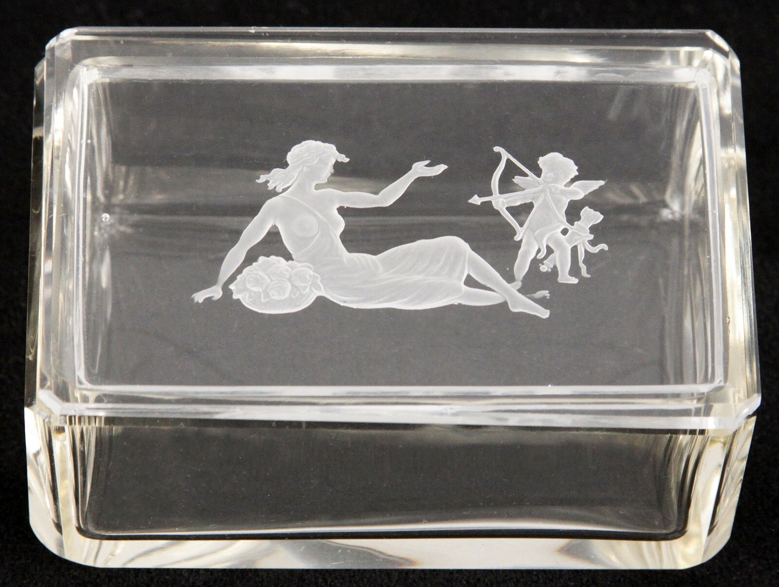 Antique Art Deco Cut Crystal Intaglio Heinrich Hoffman Cupid Psyche Vanity Box Antique Art Deco Cut Crystal Intaglio Heinrich Hoffman Cupid Psyche Vanity Box