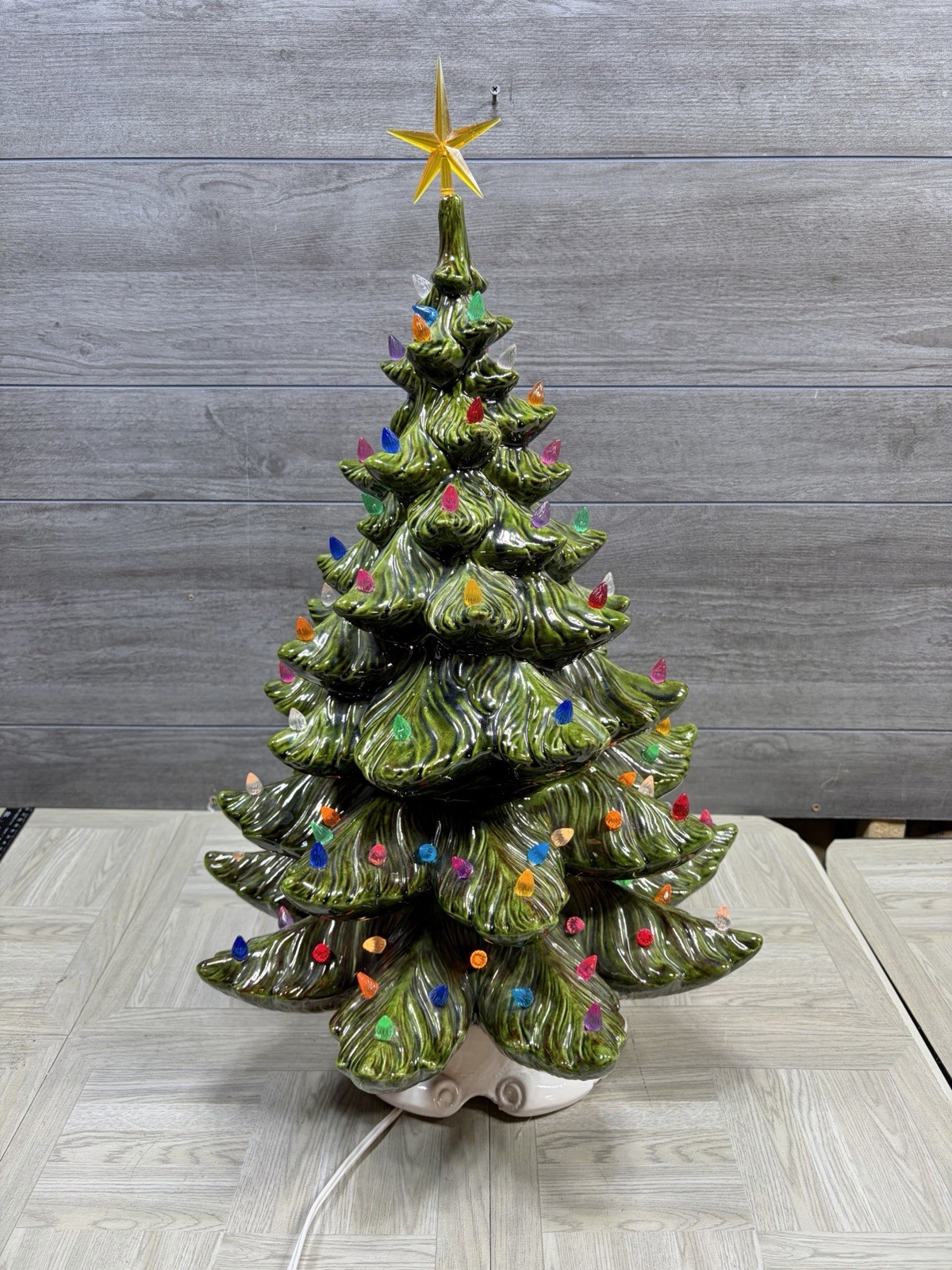 Vintage Atlantic Molds 24” Ceramic Lighted Christmas Tree + Base + Bulb Tested