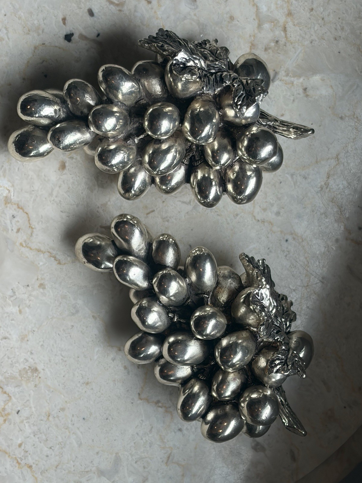 Vintage Elegance Brand Silver Plated Metal Grape Clusters Set Of 2 Stunning Vintage Elegance Brand Silver Plated Metal Grape Clusters Set Of 2 Stunning