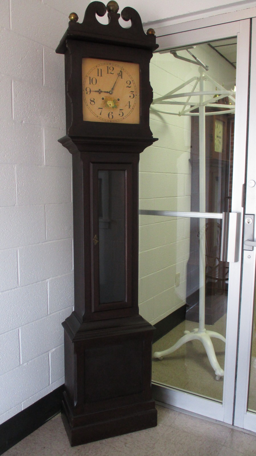 ANTIQUE ITHACA GRANDFATHER CLOCK 8 DAY TIME & STRIKE SWAN PEDIMENT TOP 1915 ANTIQUE ITHACA GRANDFATHER CLOCK 8 DAY TIME & STRIKE SWAN PEDIMENT TOP 1915