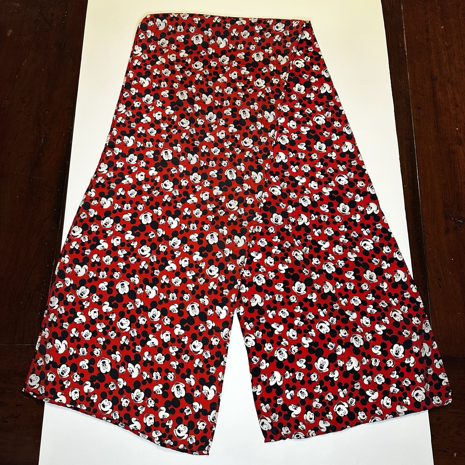 Vintage Disney Mickey Unlimited Mickey Mouse Faces Scarf 10x50 Inches Vintage Disney Mickey Unlimited Mickey Mouse Faces Scarf 10x50 Inches
