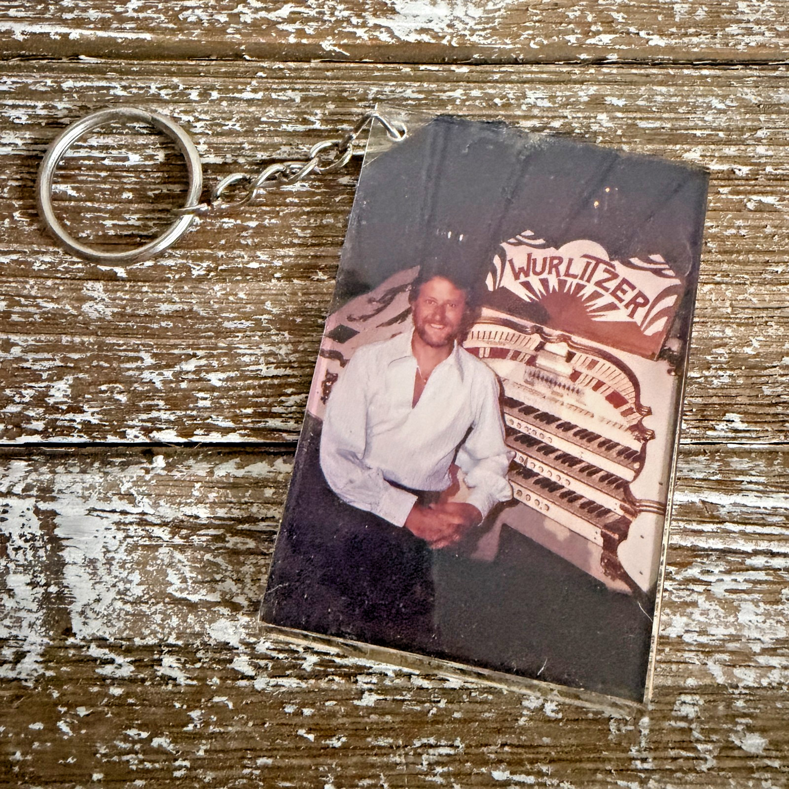 Vtg 1970s Ye Olde Pizze Joynt Keychain Hayward CA Don Thompson Wurlitzer Organ Vtg 1970s Ye Olde Pizze Joynt Keychain Hayward CA Don Thompson Wurlitzer Organ