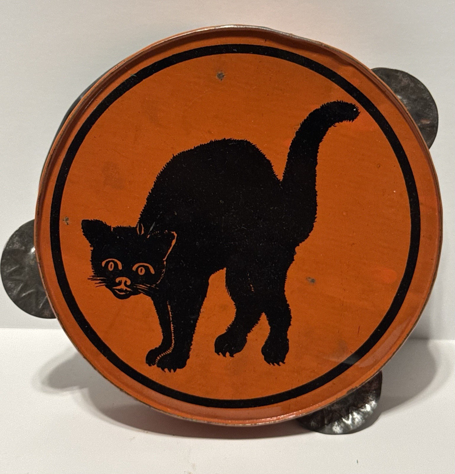 1950s VINTAGE HALLOWEEN TIN TAMBOURINE / NOISE MAKER KIRCHHOFF BLACK CAT 1950s VINTAGE HALLOWEEN TIN TAMBOURINE / NOISE MAKER KIRCHHOFF BLACK CAT