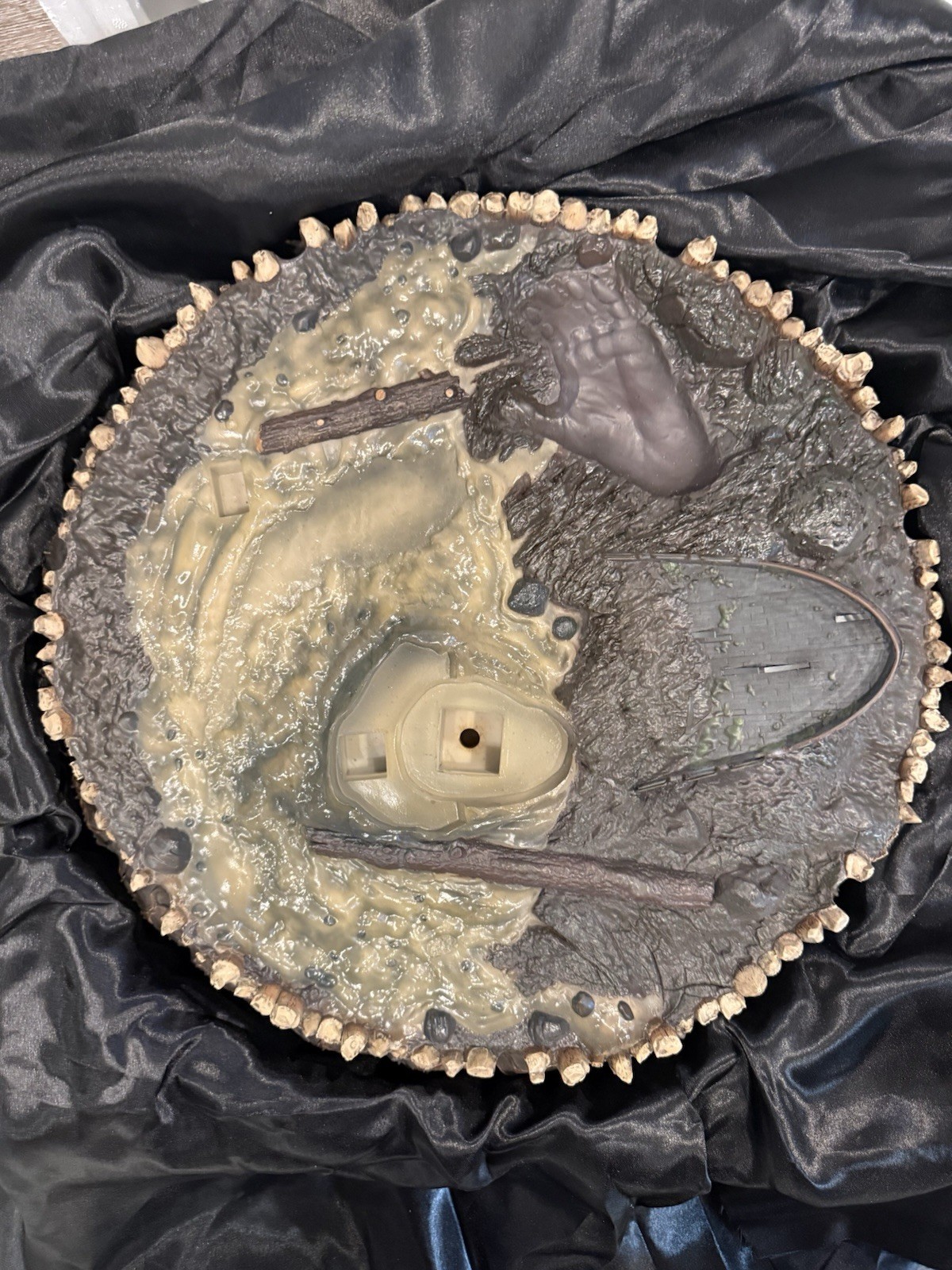 PRIME 1 Kong Skull Island Kong vs Skull Crawler BASE. THIS IS FOR THE BASE ONLY PRIME 1 Kong Skull Island Kong vs Skull Crawler BASE. THIS IS FOR THE BASE ONLY