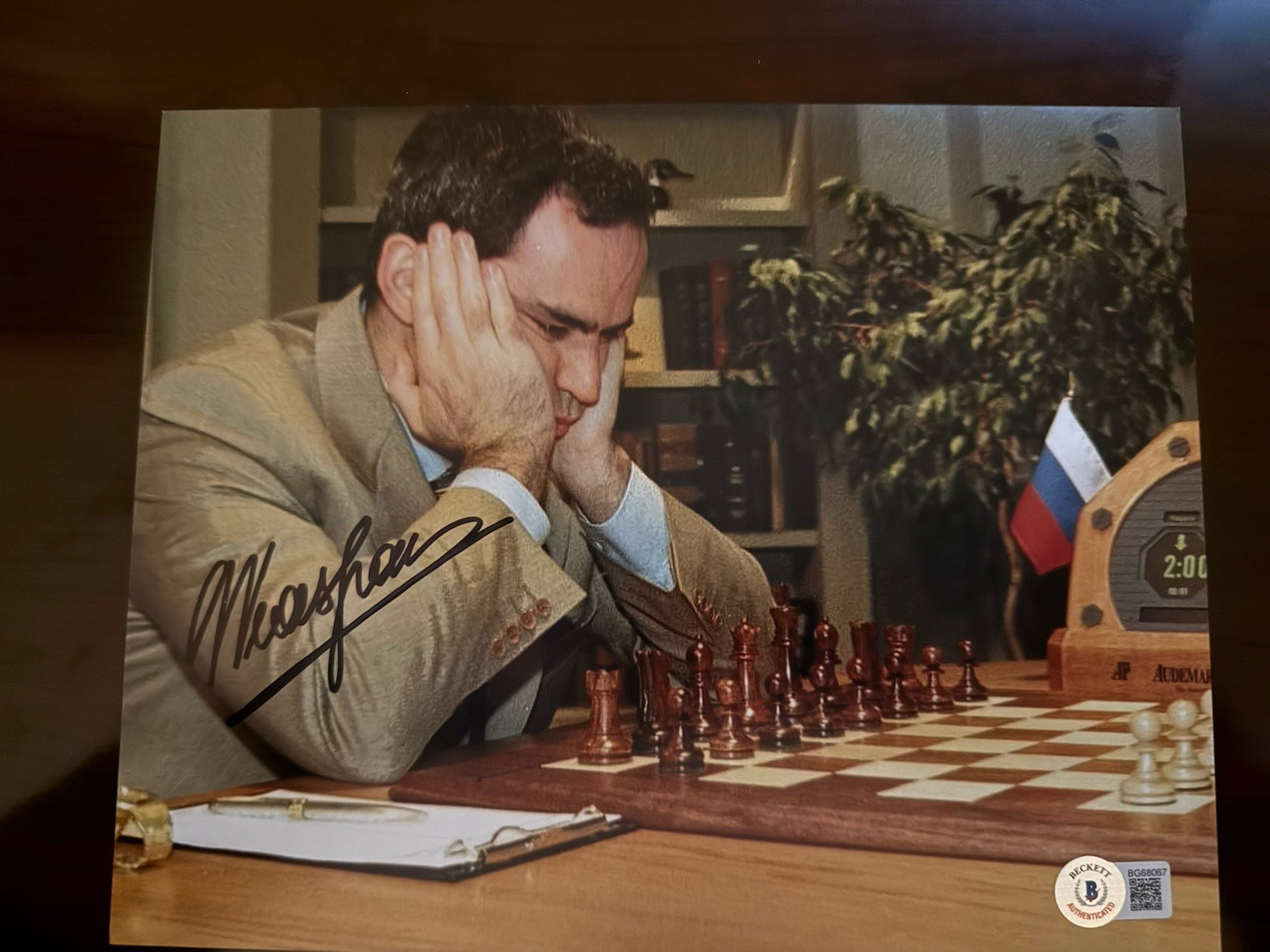 GARRY KASPAROV HAND SIGNED AUTOGRAPHED 8x10 CHESS GRANDMASTER CHAMP BECKETT BAS GARRY KASPAROV HAND SIGNED AUTOGRAPHED 8x10 CHESS GRANDMASTER CHAMP BECKETT BAS