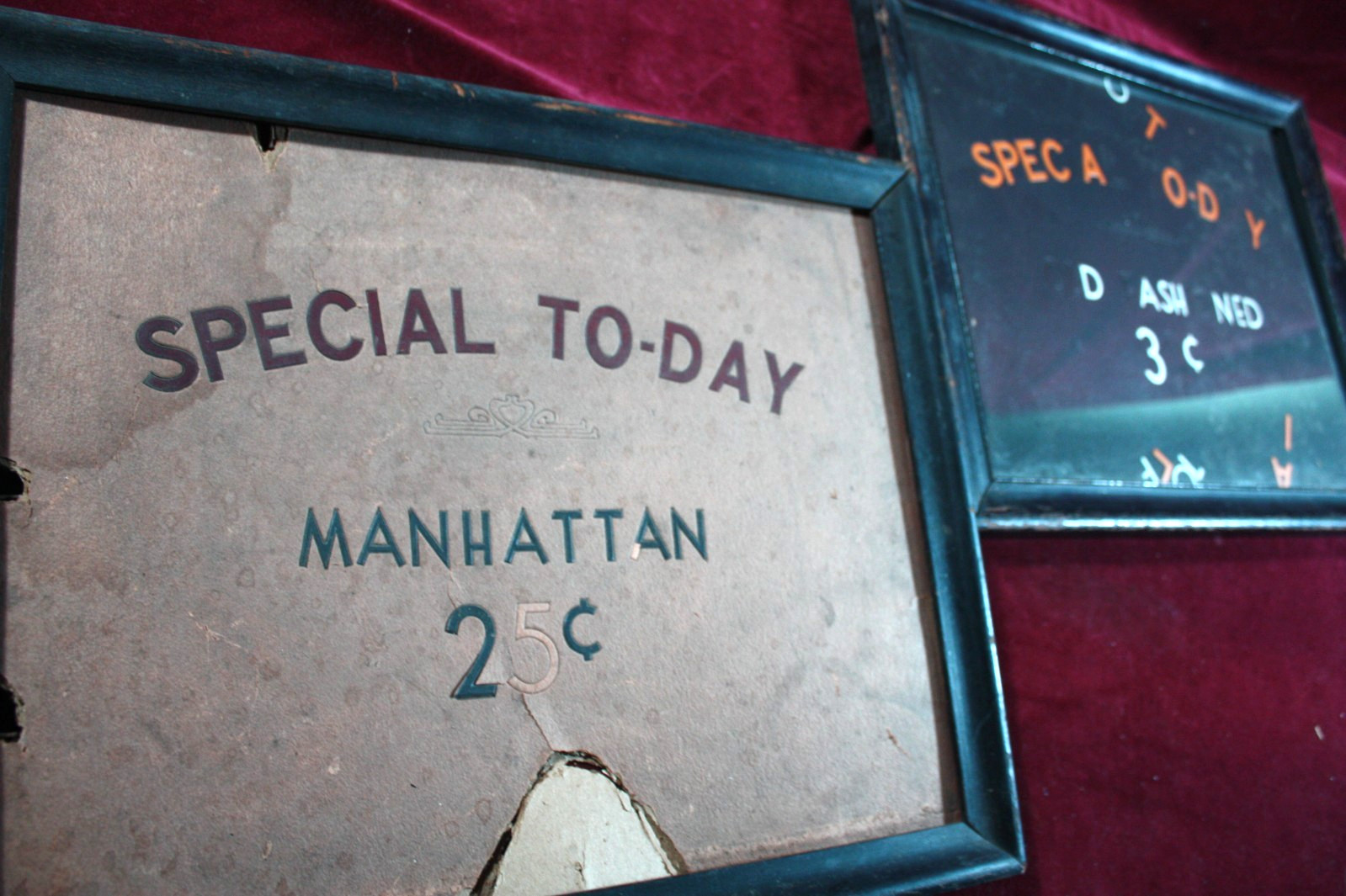 ** OLD BAR SIGNS BOOKBINDERS PHILADELPHIA 1930 1940s SPEAKEASY DRINK SPECIALS **