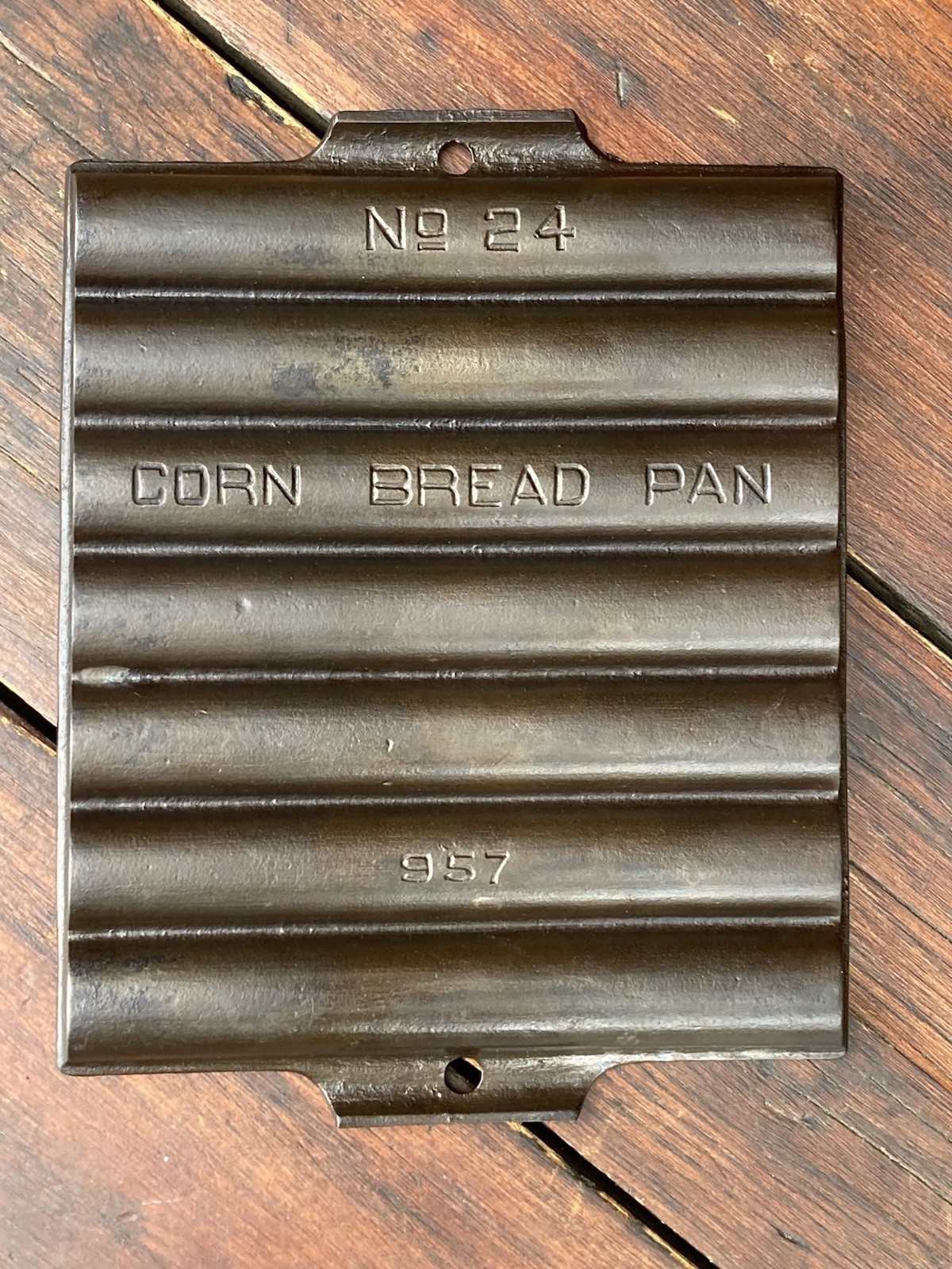 Griswold Cast Iron HTF #24 Gem Pan Griswold Cast Iron HTF #24 Gem Pan