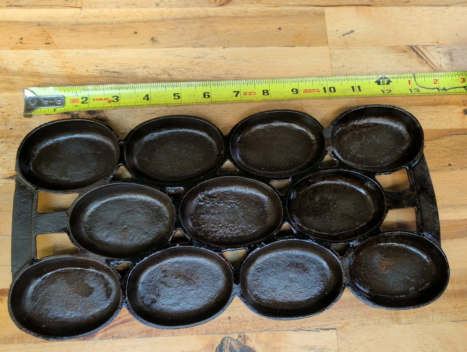 Antique Ultra Rare Cast Iron Gem Pan 11 Cup Gatemarked Antique Ultra Rare Cast Iron Gem Pan 11 Cup Gatemarked