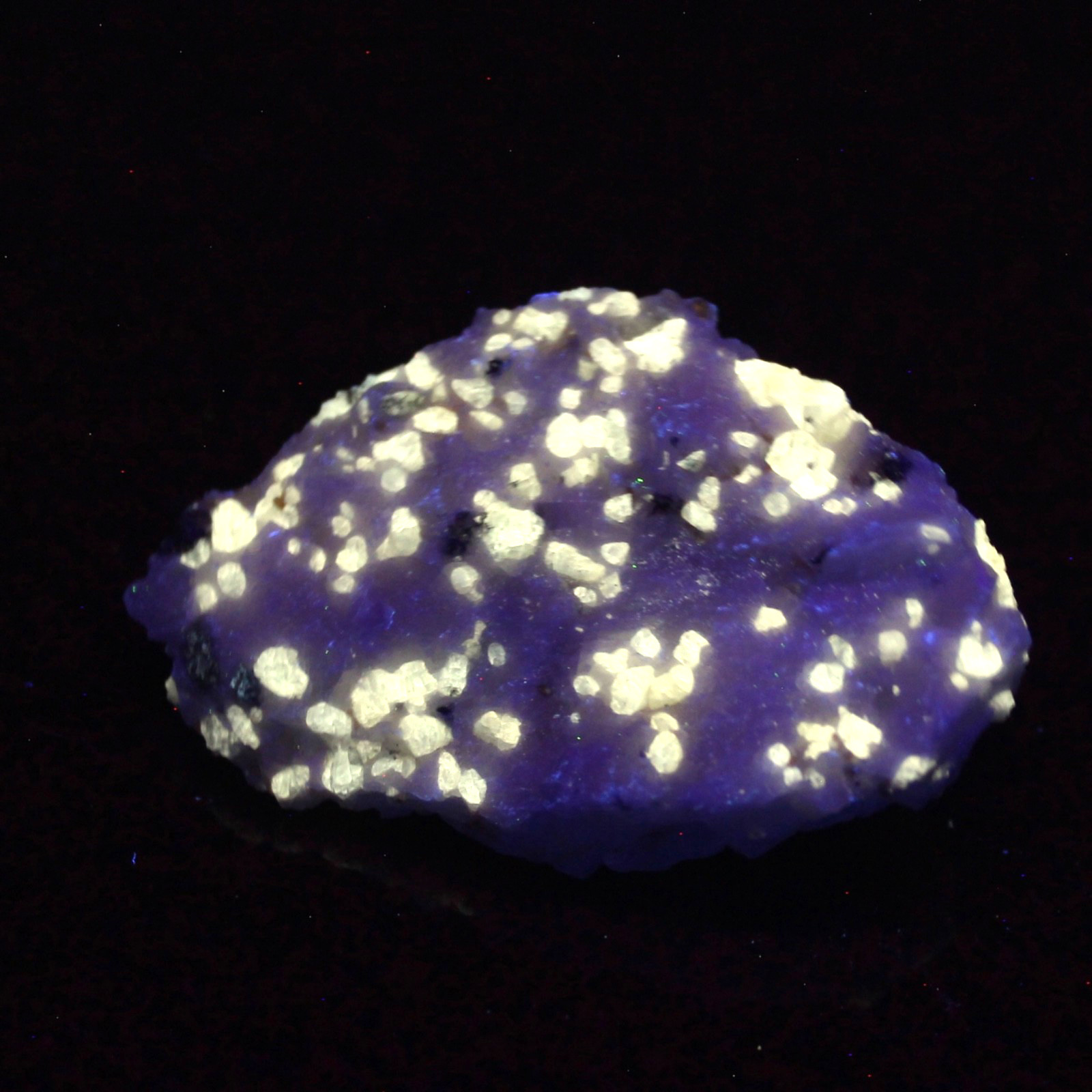 Fluoborite a rare mineral from the Bodnar Quarry, Rudeville, New Jersey Fluoborite a rare mineral from the Bodnar Quarry, Rudeville, New Jersey