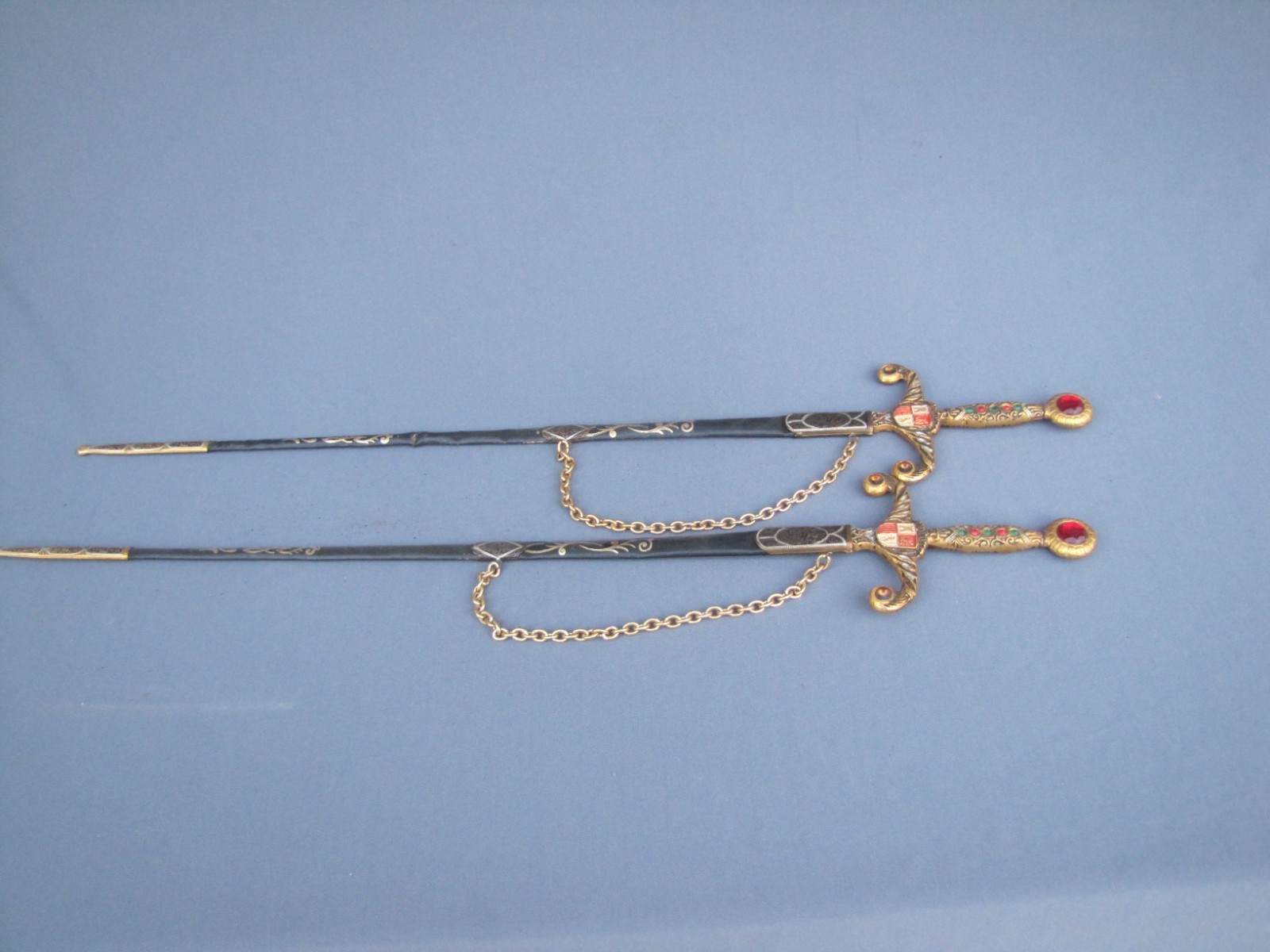 VINTAGE SPAIN SPANISH CEREMONIAL Decorative Display Pair of SWORDS Ornate VINTAGE SPAIN SPANISH CEREMONIAL Decorative Display Pair of SWORDS Ornate