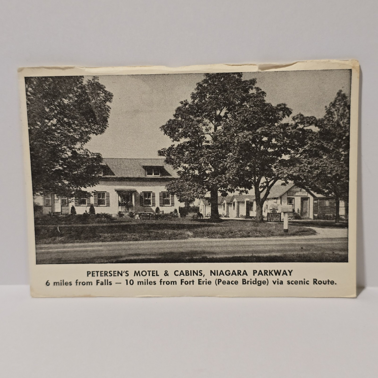 Postcard Petersen\'s Motel and Cabins Niagara Parkway Chippewa Ontario Canada Postcard Petersen\'s Motel and Cabins Niagara Parkway Chippewa Ontario Canada