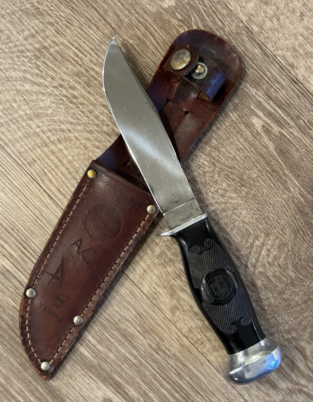 Remington DuPont RH 28 And Sheath Vintage Knife Remington DuPont RH 28 And Sheath Vintage Knife