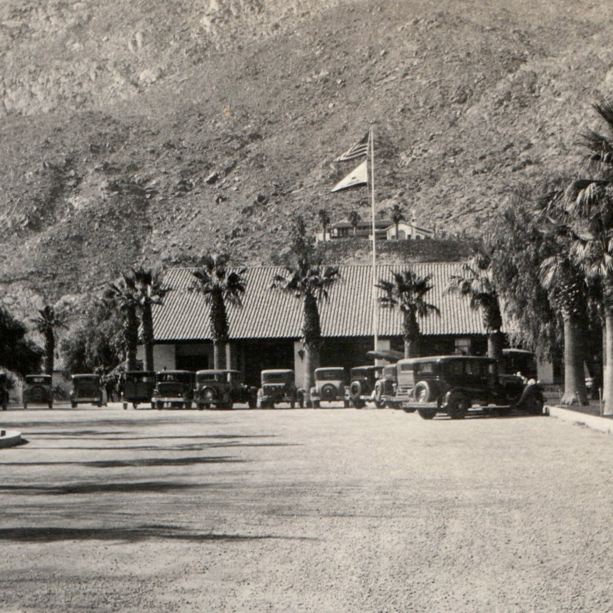 c1930s Palm Springs, CA Desert Resort Automobiles Snapshot Photo San Jacinto Mt c1930s Palm Springs, CA Desert Resort Automobiles Snapshot Photo San Jacinto Mt