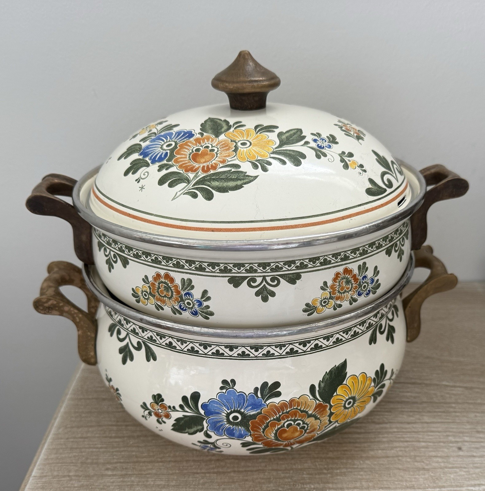 Vintage Asta Enamel Cast Iron Alt Amersterdam Set Lid + 2 Dutch Ovens Germany Vintage Asta Enamel Cast Iron Alt Amersterdam Set Lid + 2 Dutch Ovens Germany