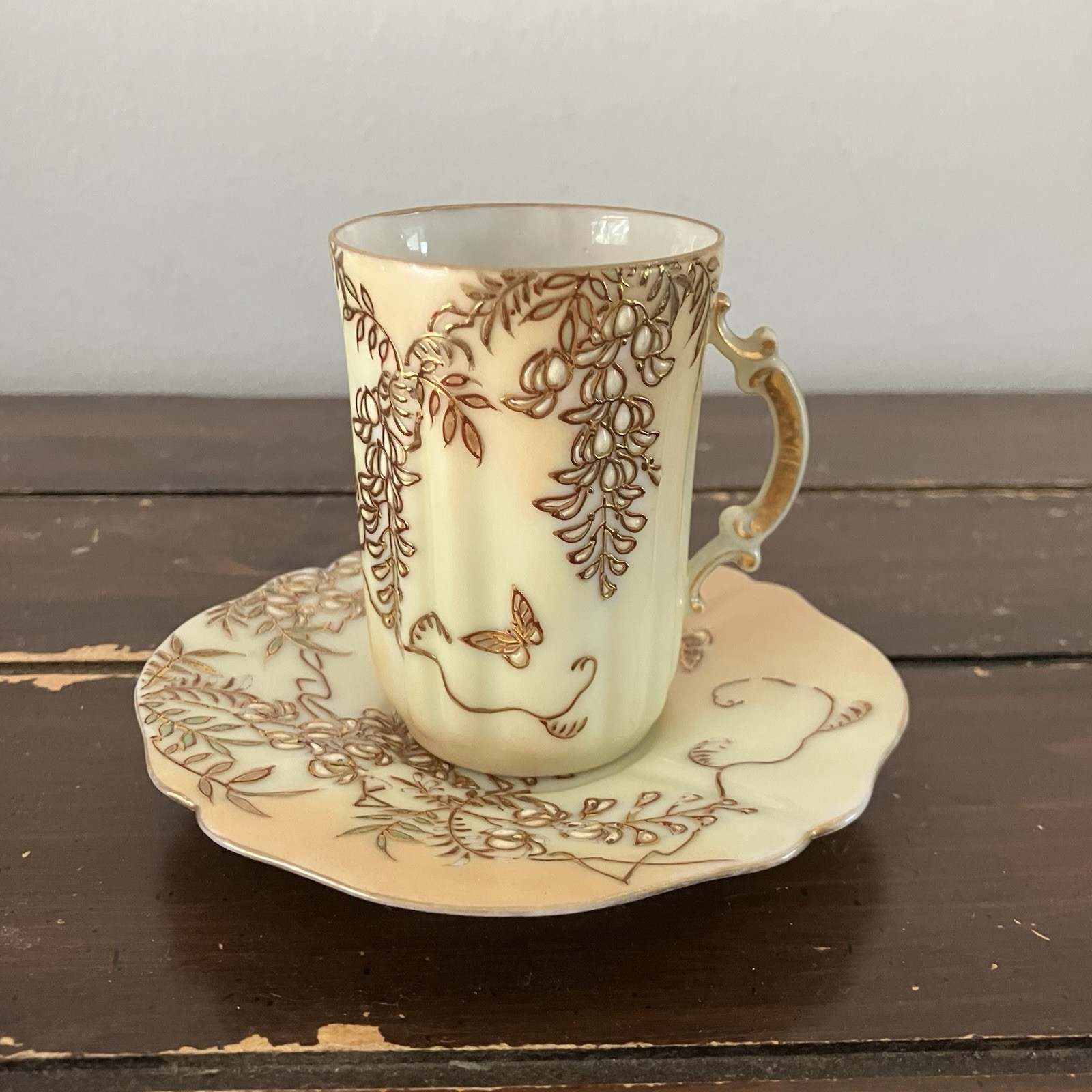 Antique Meiji Era Kato Shinko Seto Kiln Porcelain Gold Relief Teacup & Saucer Antique Meiji Era Kato Shinko Seto Kiln Porcelain Gold Relief Teacup & Saucer