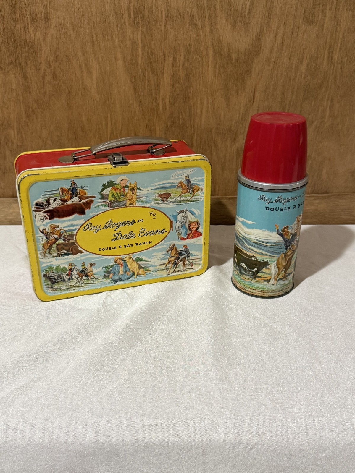 Vintage Roy Rogers Dale Evans Double R Bar Ranch Lunchbox & Thermos from 1950\'s Vintage Roy Rogers Dale Evans Double R Bar Ranch Lunchbox & Thermos from 1950\'s