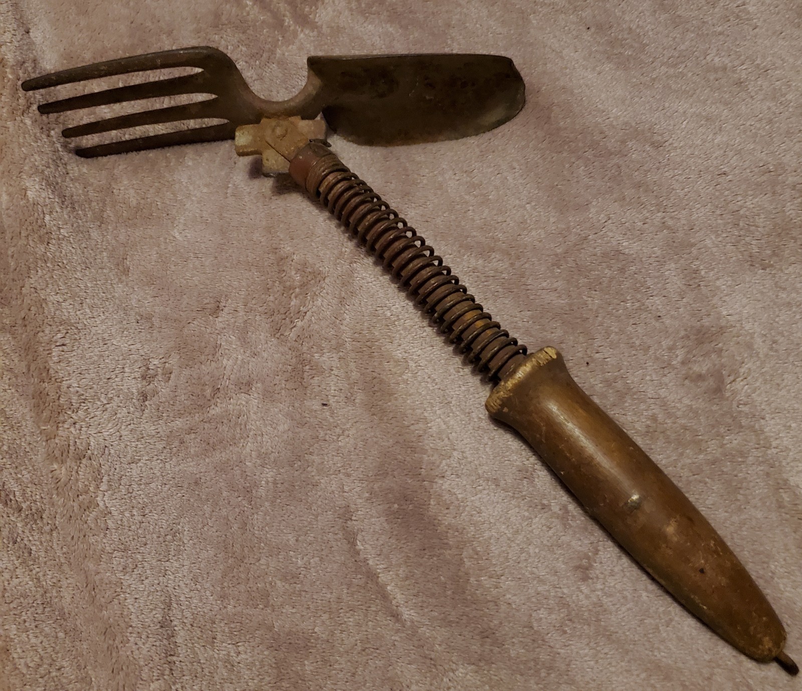 Antique garden tool: reversible spade/fork Antique garden tool: reversible spade/fork