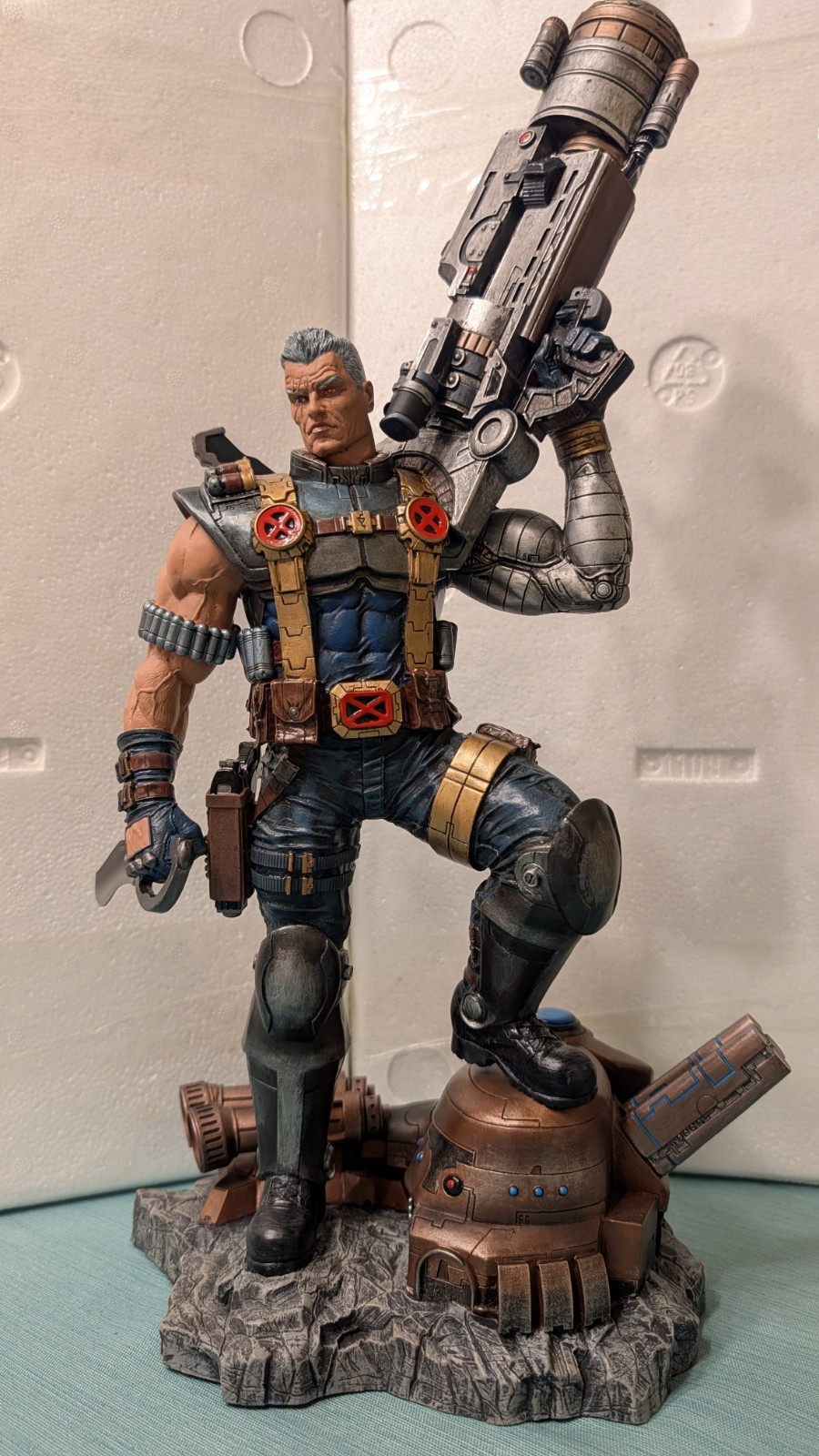 Diamond Select Toys Marvel Premiere Collection Cable Resin Statue #1111/3000 Diamond Select Toys Marvel Premiere Collection Cable Resin Statue #1111/3000