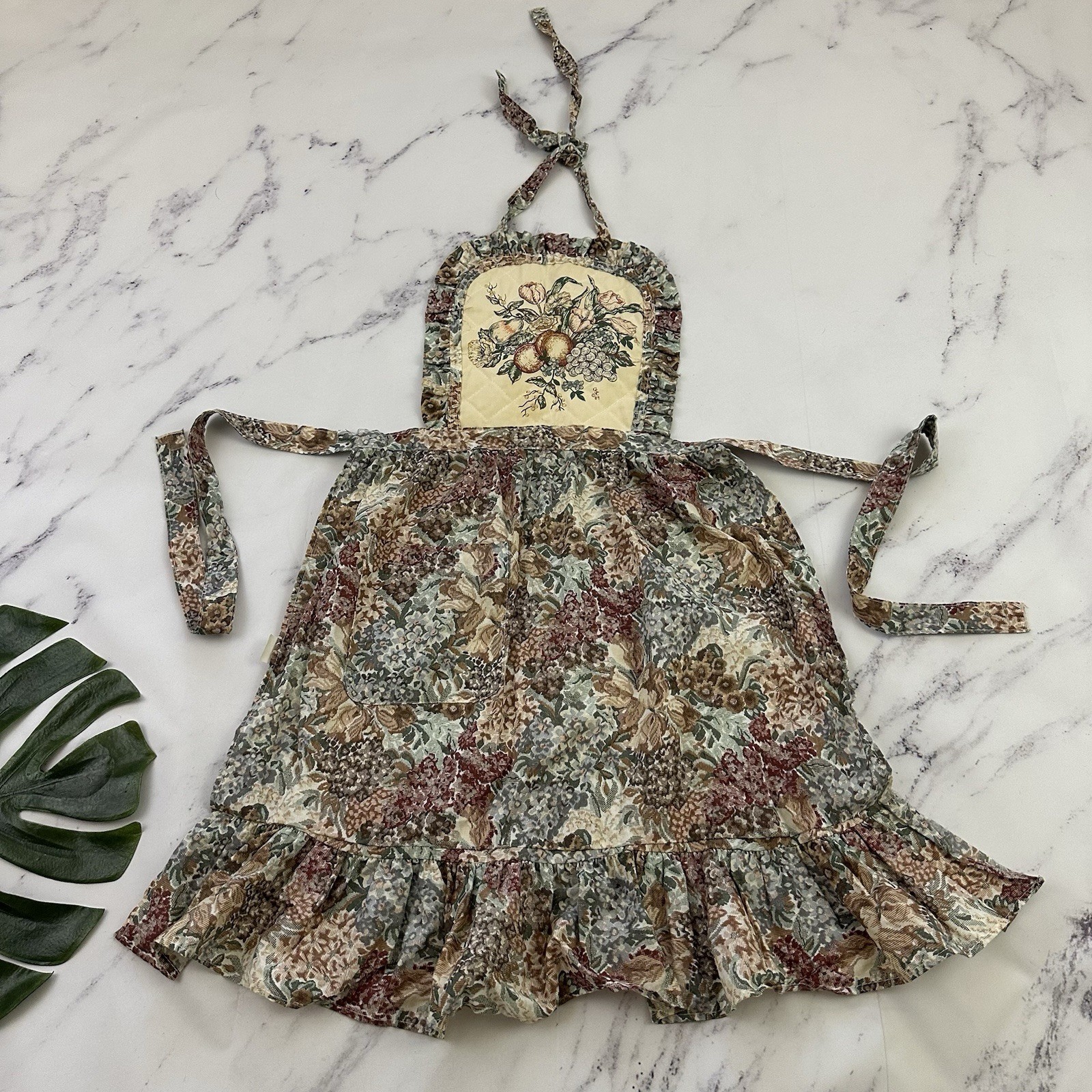 Vintage 80s Floral Apron Gray Pink Fruit Cottagecore Ruffles Country Kitchen Vintage 80s Floral Apron Gray Pink Fruit Cottagecore Ruffles Country Kitchen
