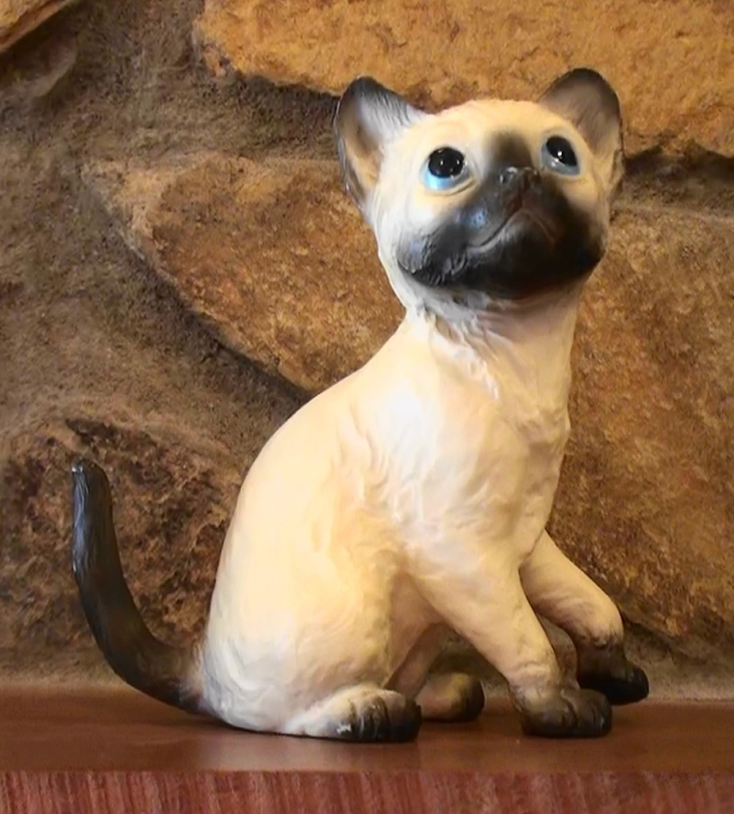 BREYER - 1966-1973 - RARE - MATTE SIMEASE KITTEN BREYER - 1966-1973 - RARE - MATTE SIMEASE KITTEN