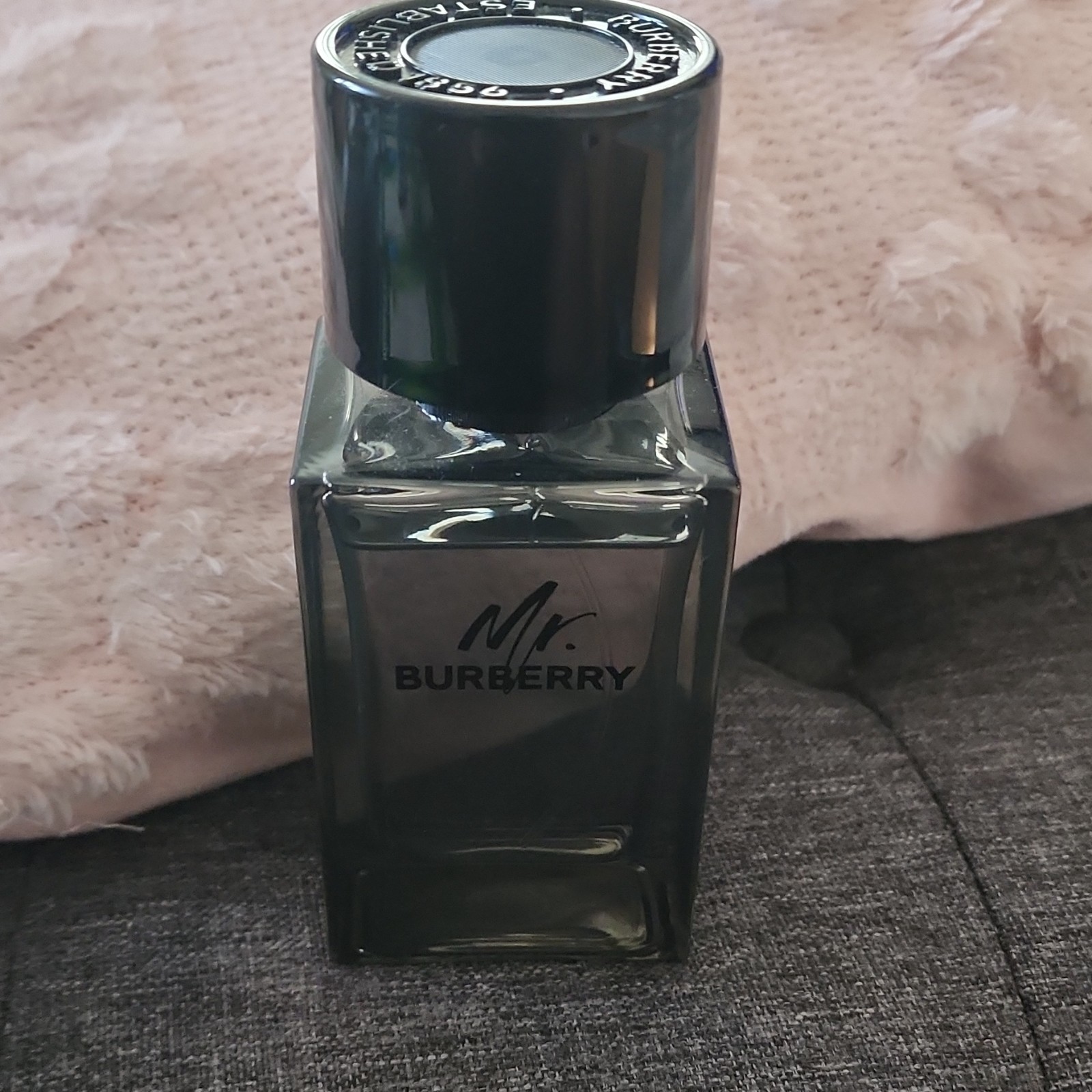 Mr Burberry by Burberry Eau de Toilette Spray 3.3oz / 100 ml FRANCE Mr Burberry by Burberry Eau de Toilette Spray 3.3oz / 100 ml FRANCE