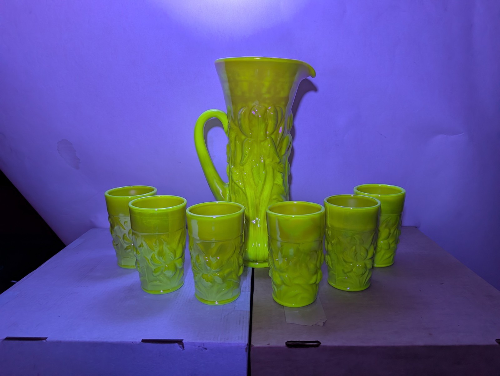 Vintage 1992 Custard Gibson Glass Heavy Water Pitcher & 6 Tumblers Uranium GLOWS Vintage 1992 Custard Gibson Glass Heavy Water Pitcher & 6 Tumblers Uranium GLOWS