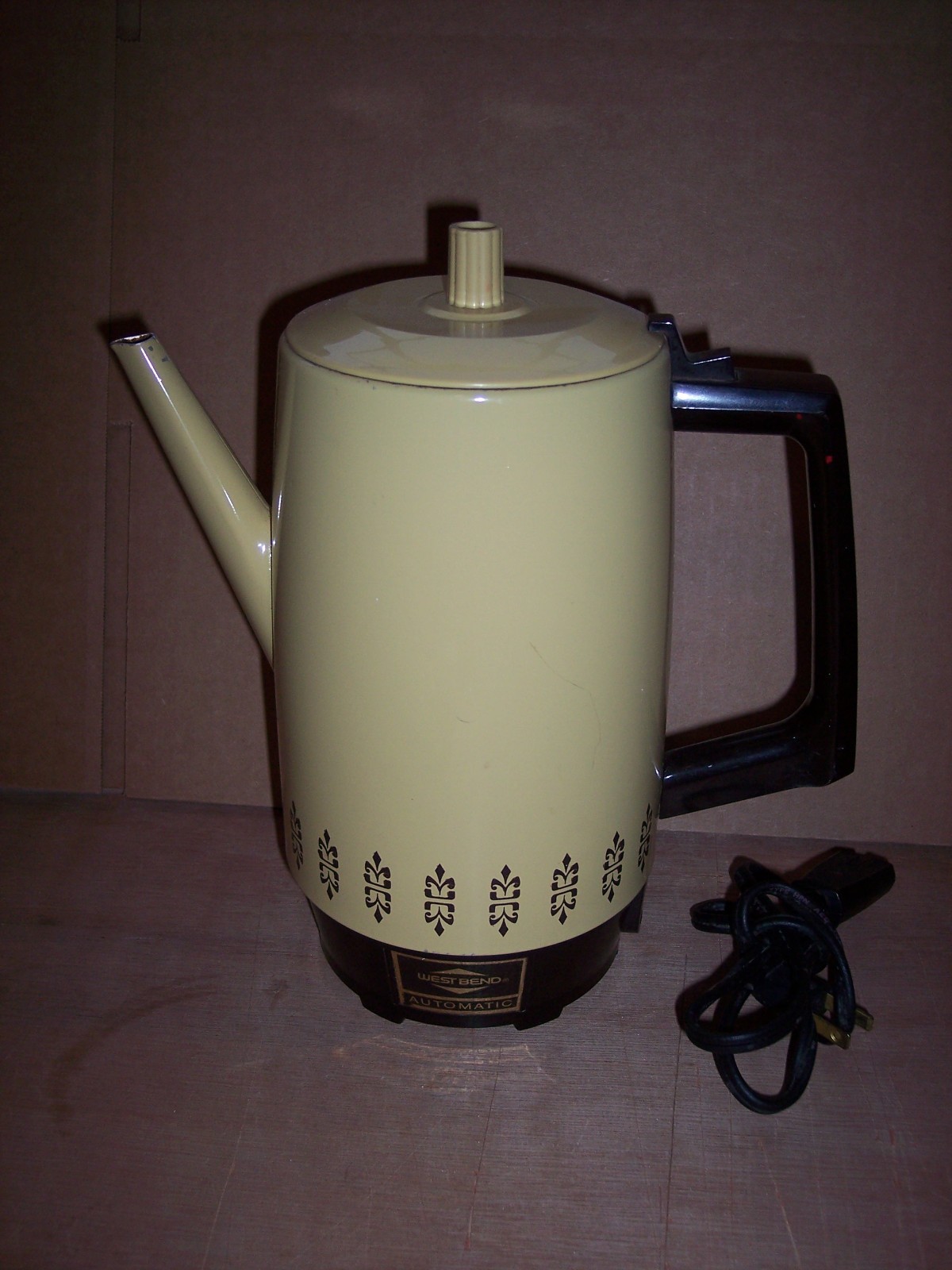 vintage West Bend automatic Percolator 9 cup model 9448 Harvest Gold WORKS GREAT vintage West Bend automatic Percolator 9 cup model 9448 Harvest Gold WORKS GREAT