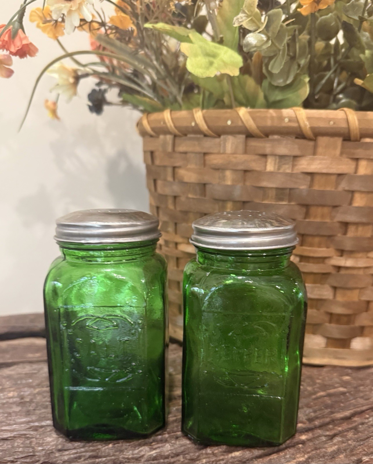 Vintage Green Glass Hazel Atlas (?) Salt and Pepper Set – Farmhouse Cottagecore Vintage Green Glass Hazel Atlas (?) Salt and Pepper Set – Farmhouse Cottagecore