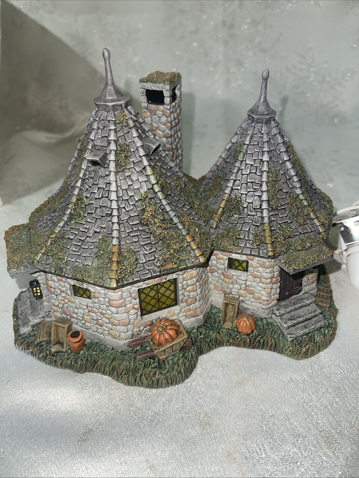 Harry Potter Department 56 Hagrid\'s Hut Retired Great Condition With Box Harry Potter Department 56 Hagrid\'s Hut Retired Great Condition With Box