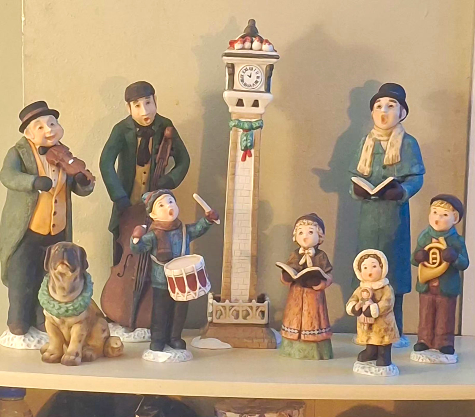 Grandeur Noel collector's edition porcelain holiday choir set