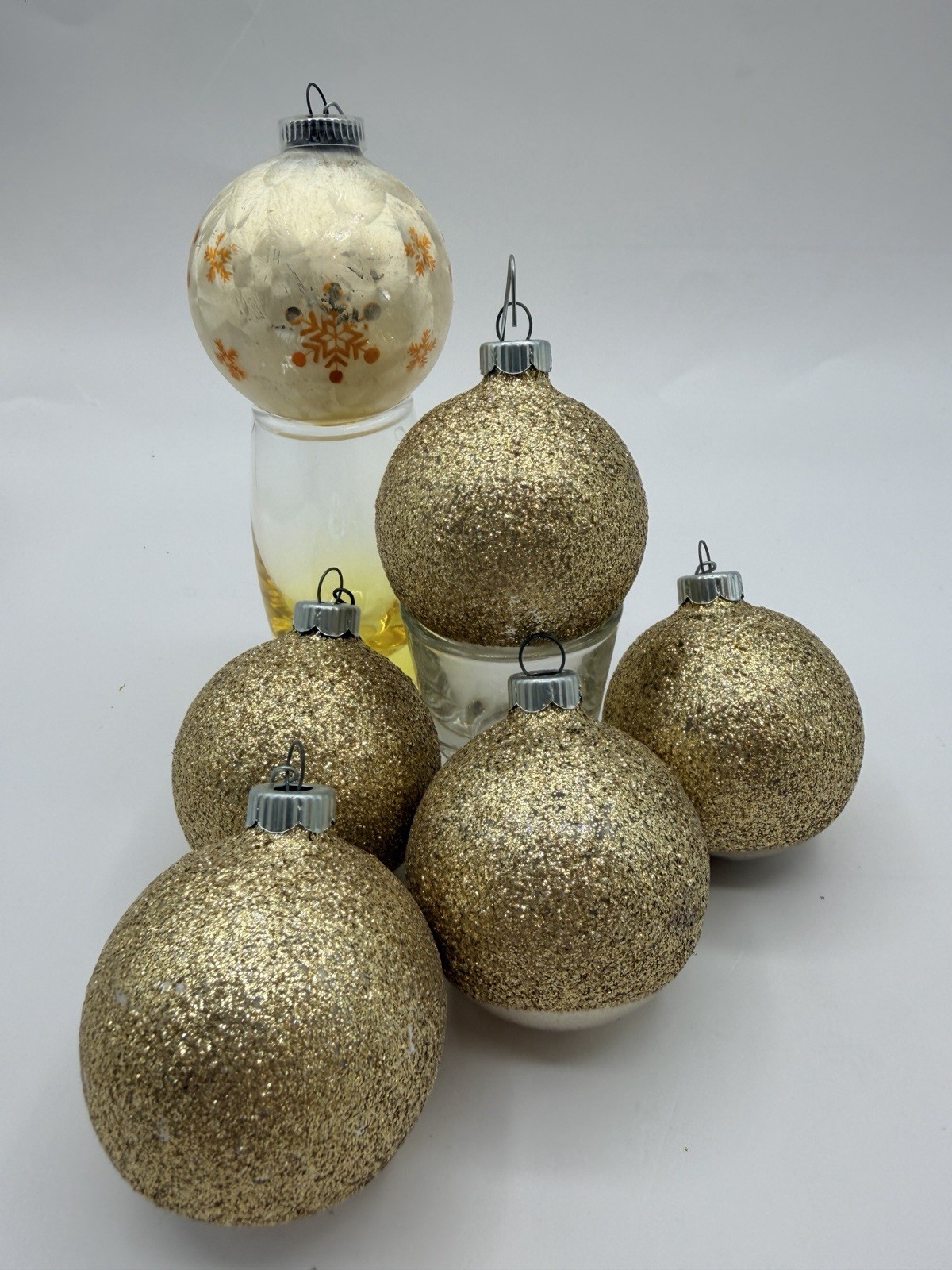 Lot of 6 VTG Shiny Brite Glitter Round Christmas Ornaments-5 Austria Snowflake-1 Lot of 6 VTG Shiny Brite Glitter Round Christmas Ornaments-5 Austria Snowflake-1
