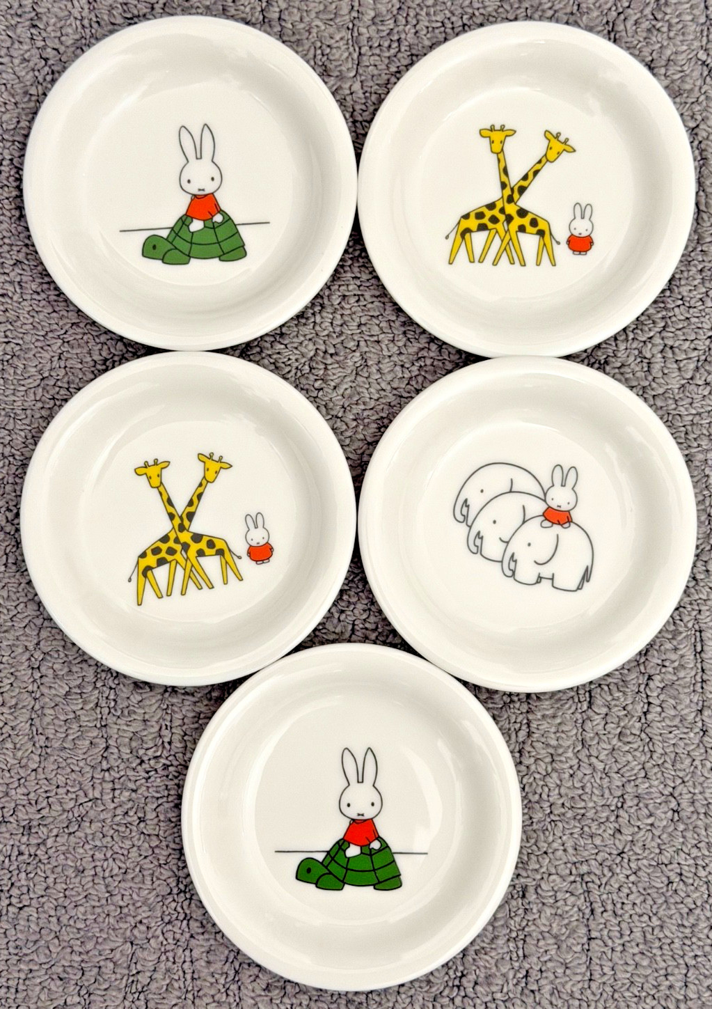 Miffy Collectible mini Plates Rare items x Asahi Bank Limited Edition 5-Piece Miffy Collectible mini Plates Rare items x Asahi Bank Limited Edition 5-Piece