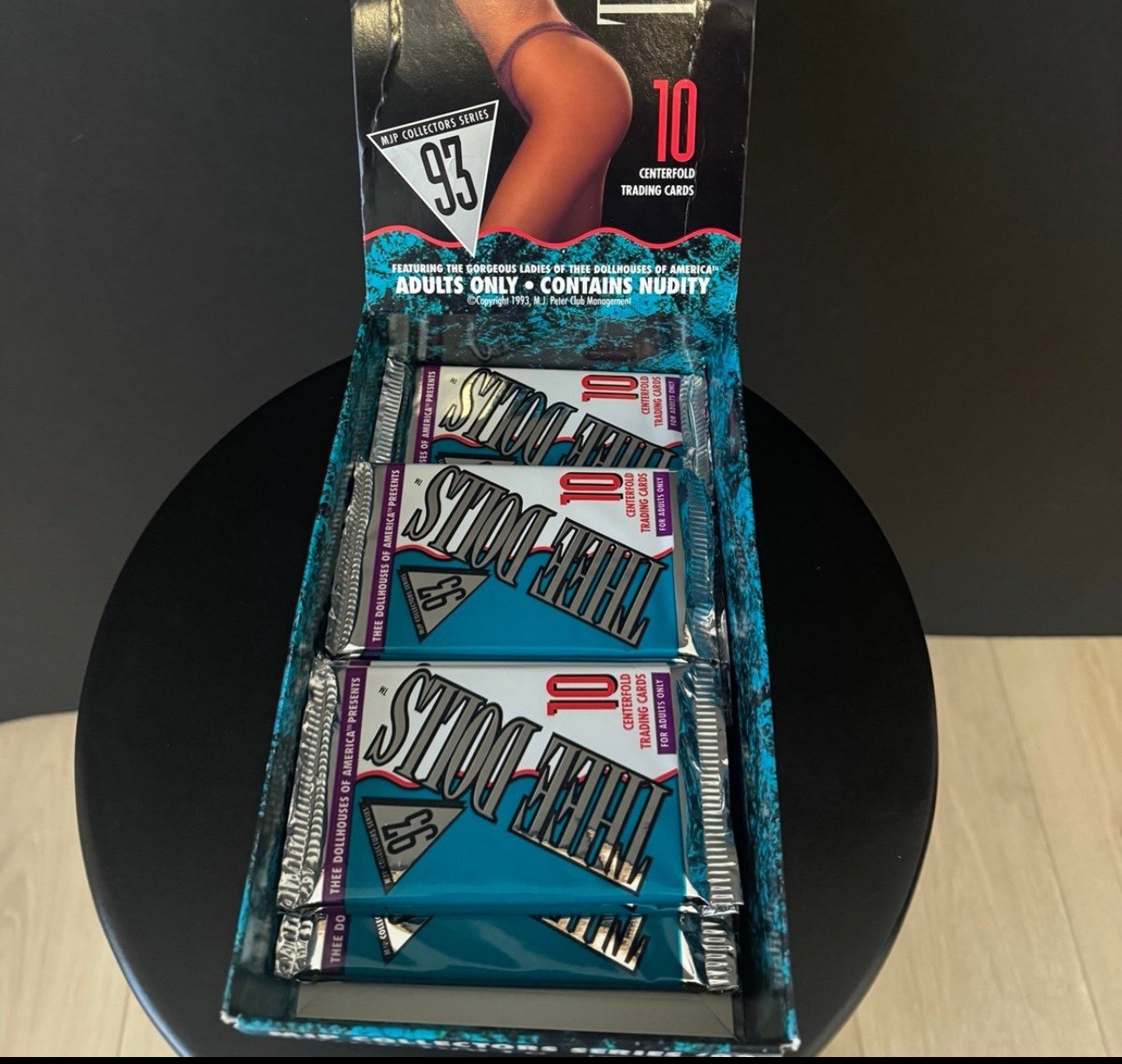 1993 Thee Dolls Series III Single (1)Booster Pack Factory Sealed MJP Cards 1993 Thee Dolls Series III Single (1)Booster Pack Factory Sealed MJP Cards