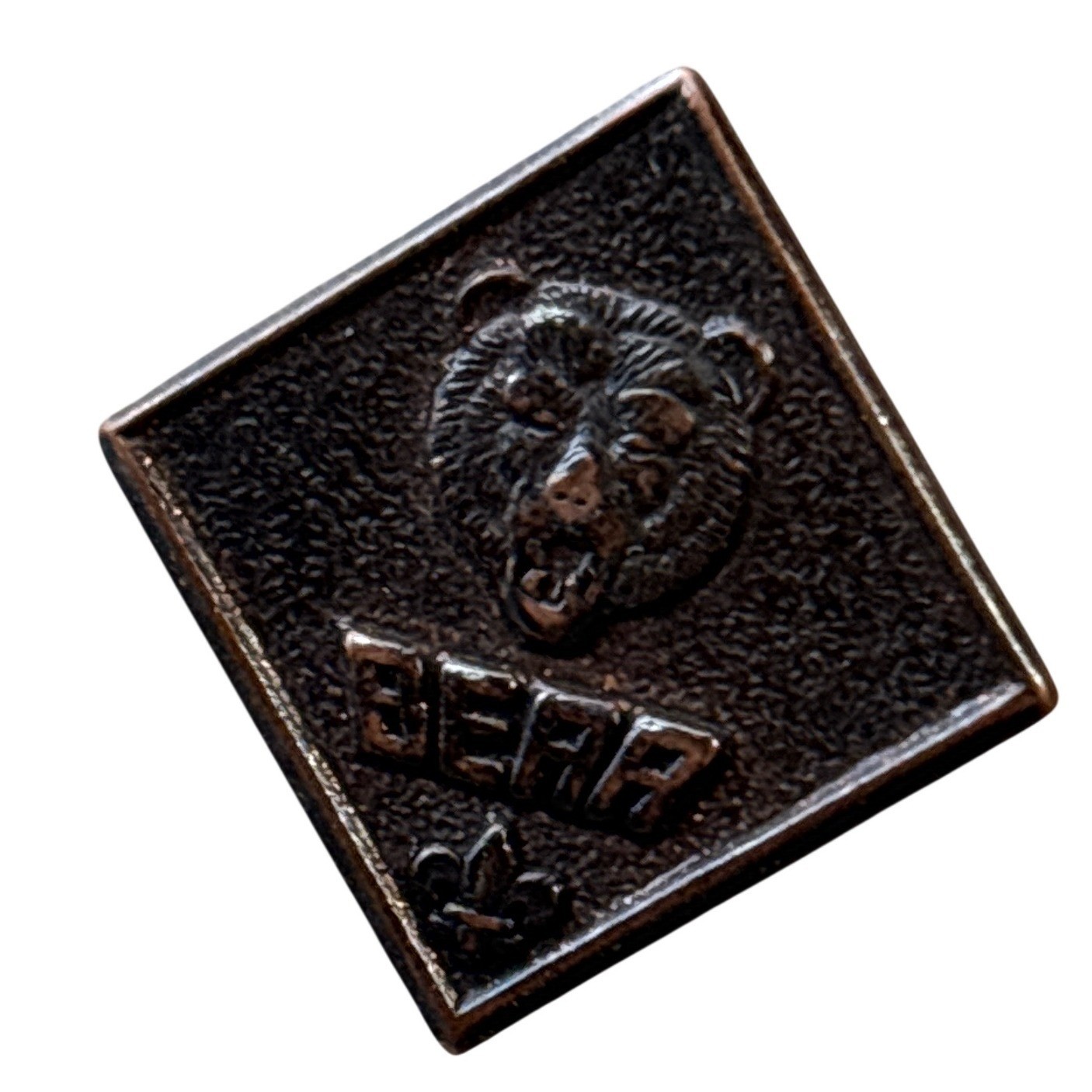 Vintage Bear Head Square Lapel Pin Bronze Tone Metal Wildlife Grizzly Hat Pin Vintage Bear Head Square Lapel Pin Bronze Tone Metal Wildlife Grizzly Hat Pin