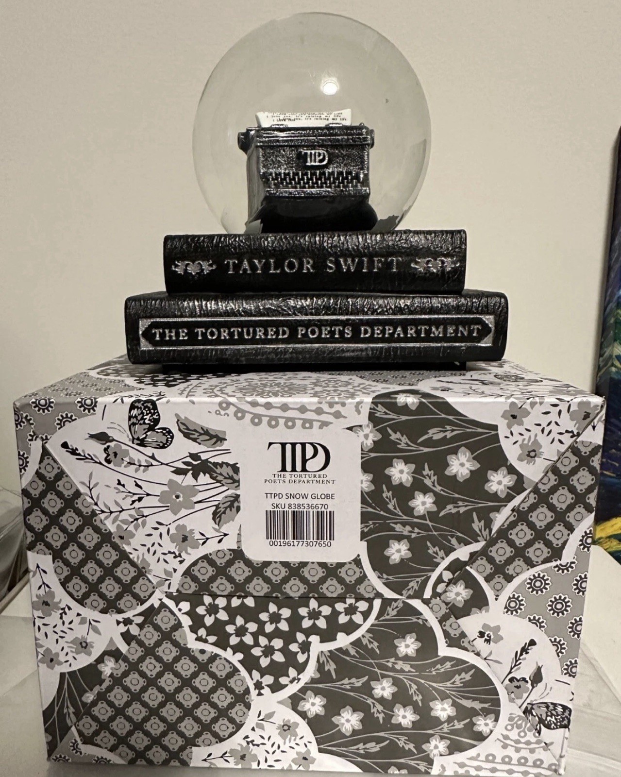 Taylor Swift THE TORTURED POETS DEPARTMENT SNOW GLOBE AUTHENTIC Taylor Swift THE TORTURED POETS DEPARTMENT SNOW GLOBE AUTHENTIC