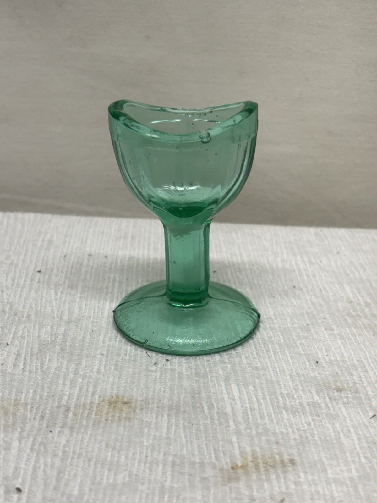 Vintage Green Glass Eye Wash Cup Pedestal Ocular Care Apothecary Vintage Green Glass Eye Wash Cup Pedestal Ocular Care Apothecary