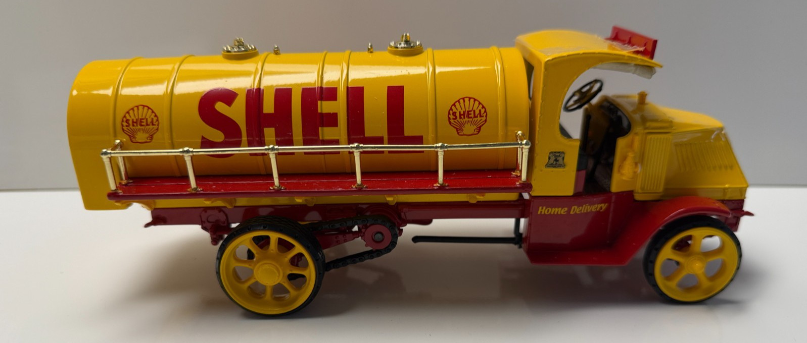First Gear Home Delivery Shell 1925 Diecast Tanker Truck Stock 19-2534