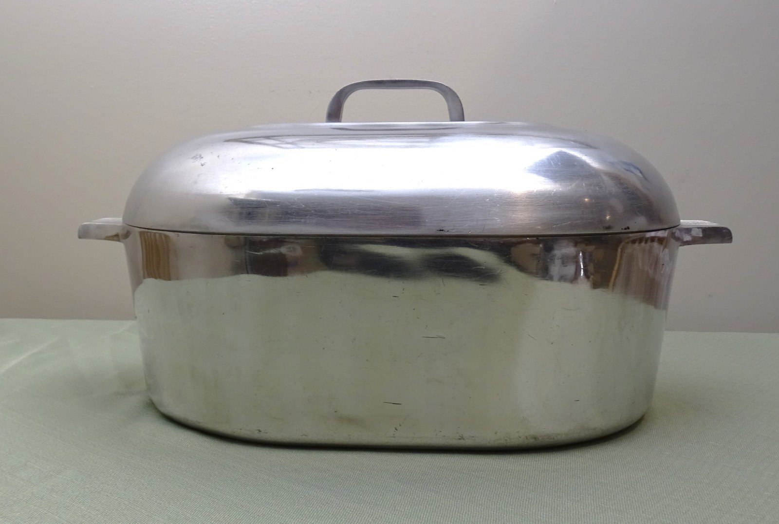 Wagner Ware Magnalite 4267 13 Quart Roaster Wagner Ware Magnalite 4267 13 Quart Roaster