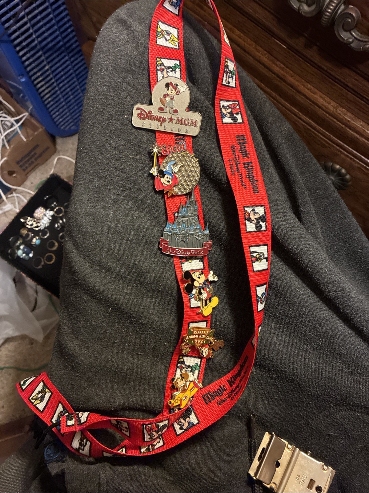 VTG 2002 Walt Disney World Pin Trading Lanyard Lot - 100 Years of Magic Era 6 Pi VTG 2002 Walt Disney World Pin Trading Lanyard Lot - 100 Years of Magic Era 6 Pi