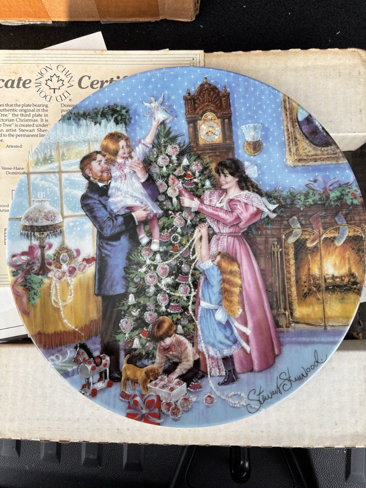 Dominion China 1991 Limited Edition Victorian Christmas Plate COA