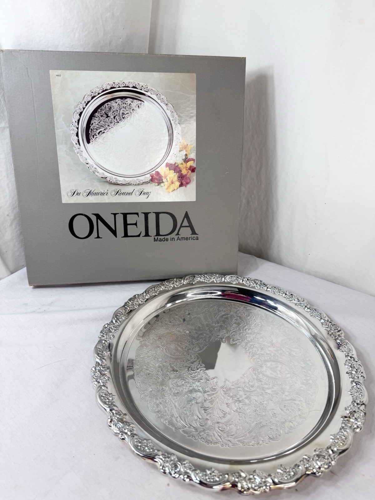 Vtg Oneida Du Maurier Round Serving Tray 12 1/2 Vtg Oneida Du Maurier Round Serving Tray 12 1/2