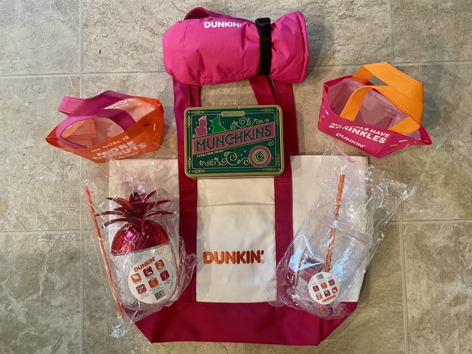 🍩 Dunkin’ Limited Edition Merchandise Bundle – Brand New☀️$100.00