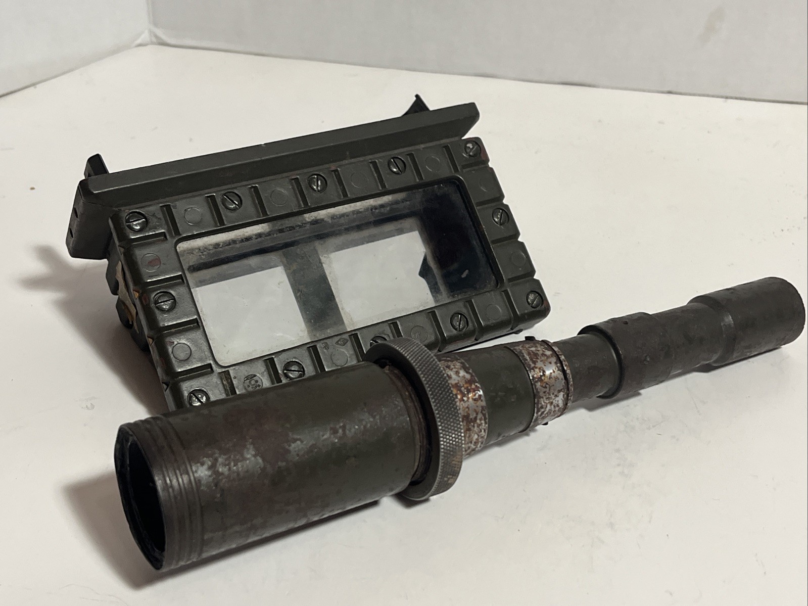 Vintage WW-2 US Tank Periscope Prism Head Scope Military And Sight Scope Vintage WW-2 US Tank Periscope Prism Head Scope Military And Sight Scope