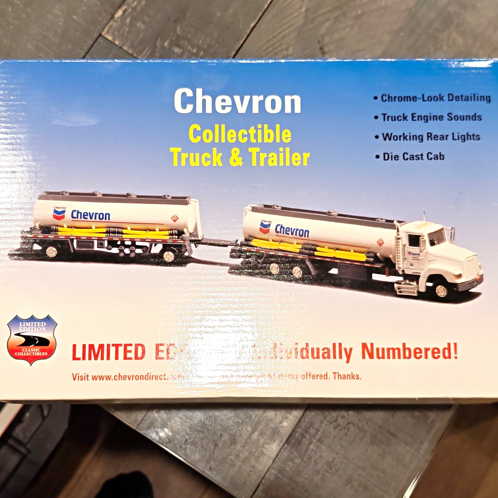 Chevron Limited Edition Diecast Truck & Trailer Lights/Sounds Gas & Oil Theme