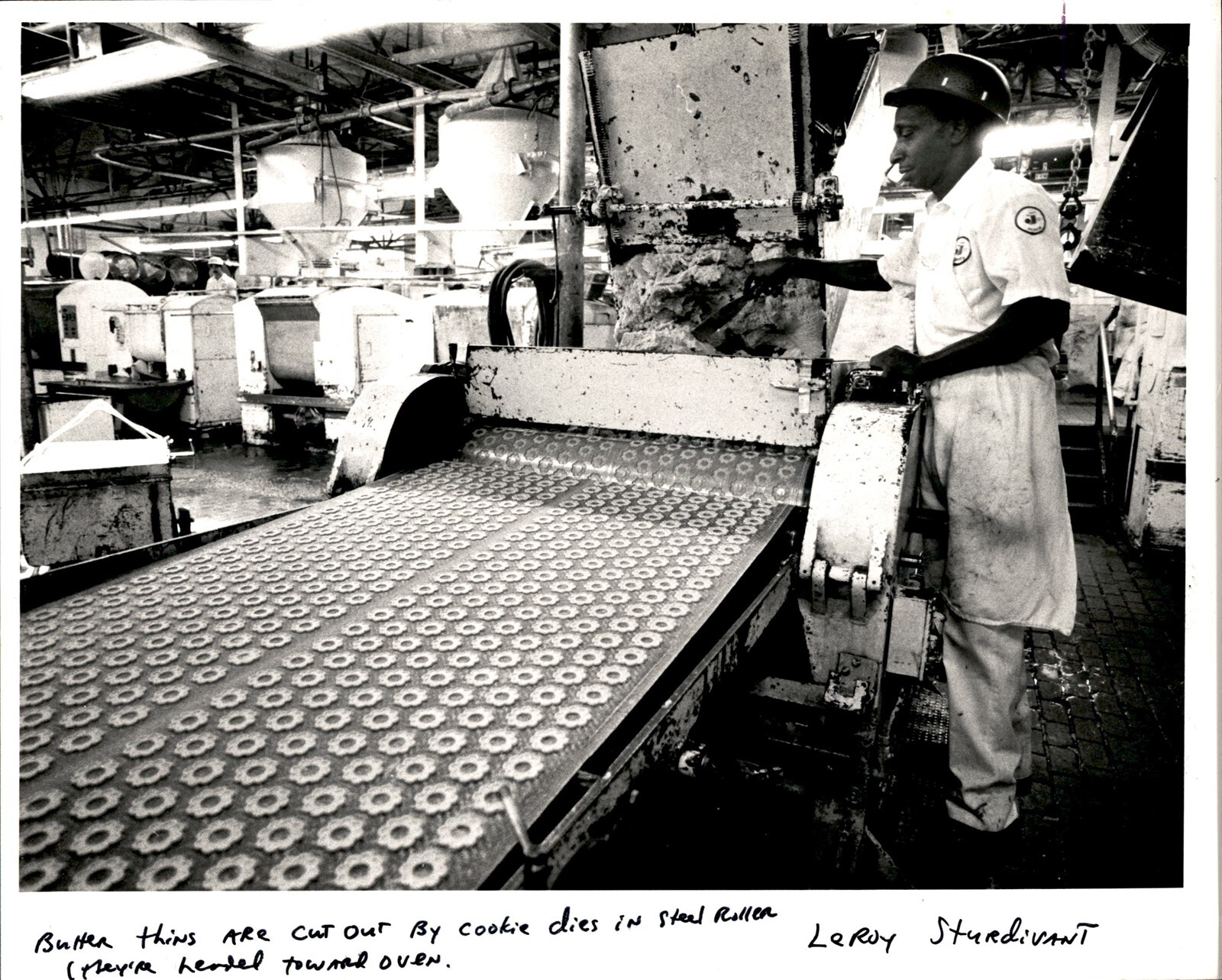 LG19 1982 Orig Elmer Horton Photo JACKS BUTTER THINS CUT BY STEEL DIES FACTORY LG19 1982 Orig Elmer Horton Photo JACKS BUTTER THINS CUT BY STEEL DIES FACTORY