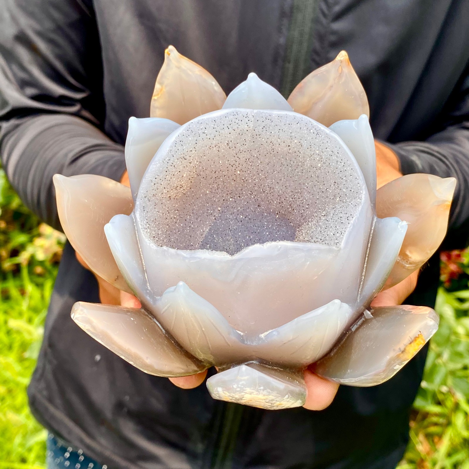 1.5LB Natural Banded Agate Hand-Carved Lotus Pendant Healing Crystal Ornament G 1.5LB Natural Banded Agate Hand-Carved Lotus Pendant Healing Crystal Ornament G